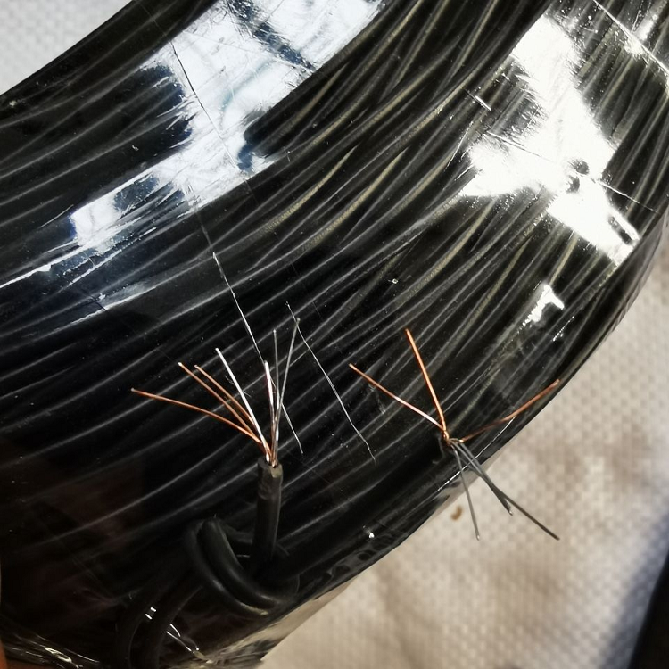 导爆管连接线的核心作用